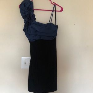 A’Gaci blue ruffle black dress